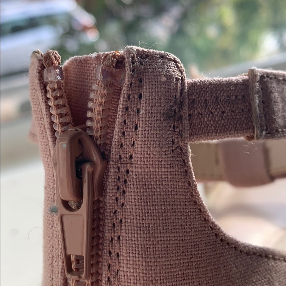 Sandals - Picture 4 of 4